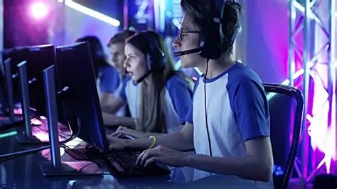 A photo of gamers.