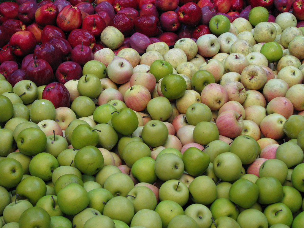 Red and green apples